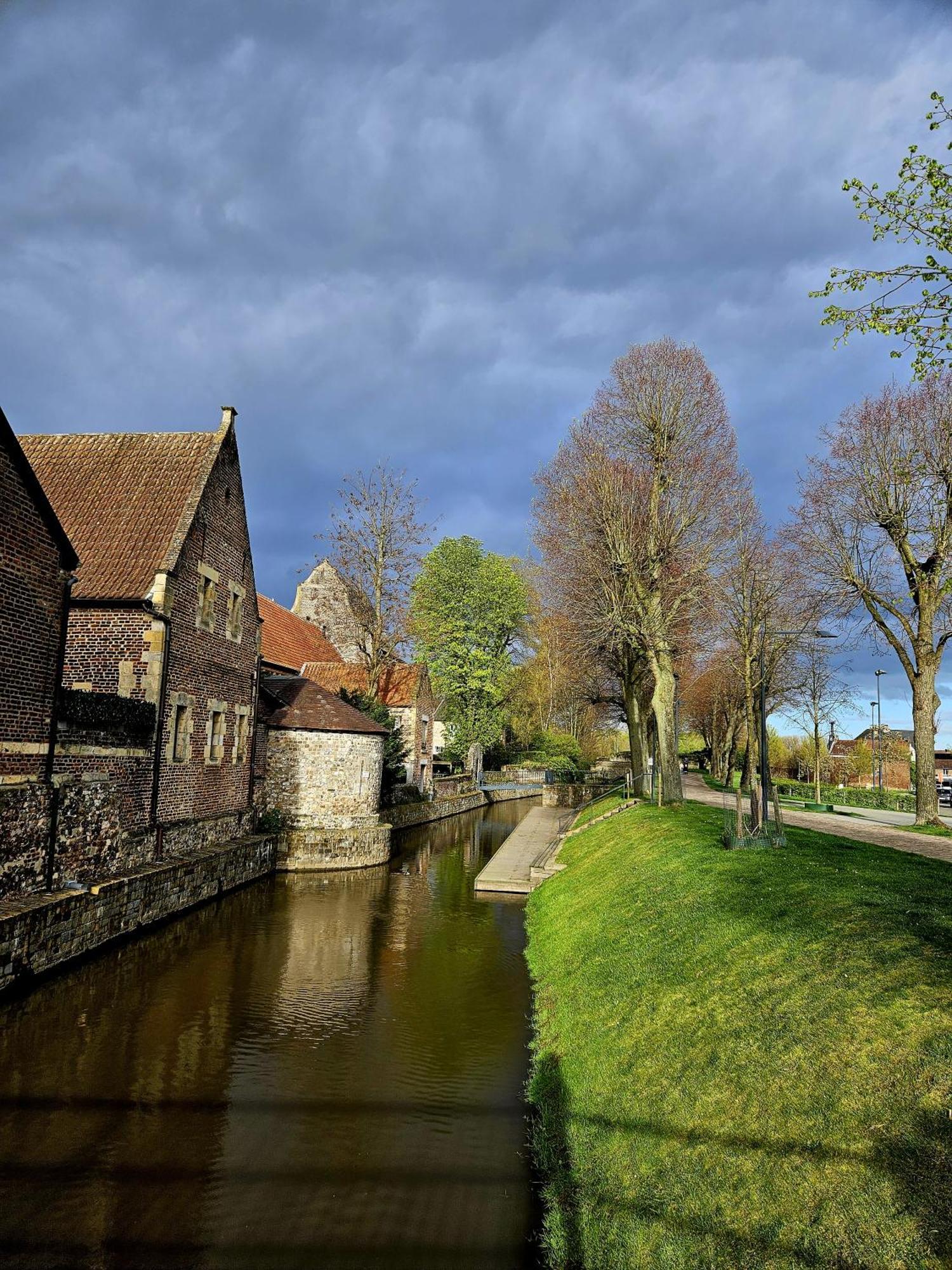 Begijnhof Historica Tongeren Appartement Buitenkant foto